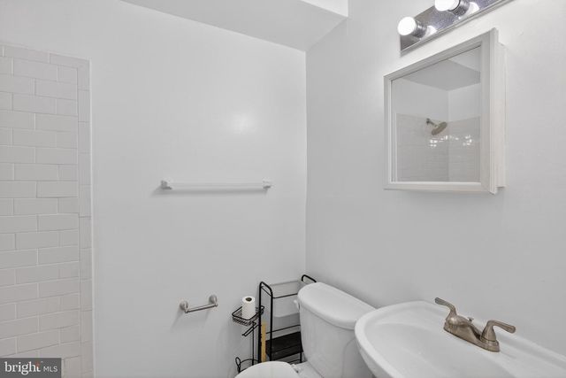 1305 ORREN ST NE, Washington, DC 20002