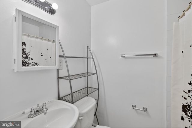 1305 ORREN ST NE, Washington, DC 20002