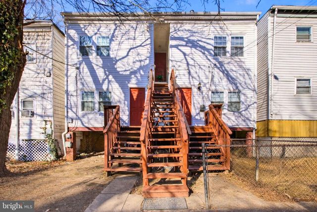 1305 ORREN ST NE, Washington, DC 20002