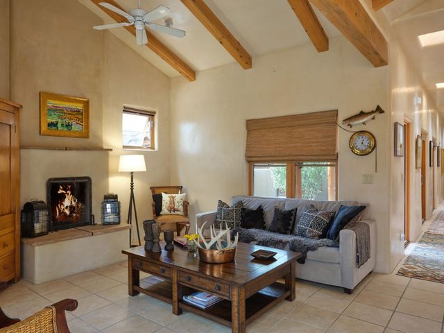 129 Bob Street, Santa Fe, NM 87501