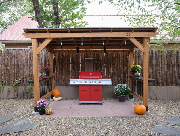 129 Bob Street, Santa Fe, NM 87501