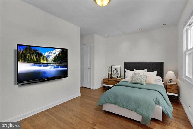 1193 46TH PL SE, Washington, DC 20019