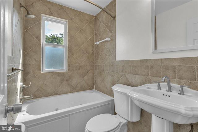 1193 46TH PL SE, Washington, DC 20019