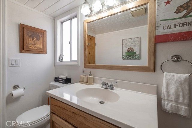 1000 Eagle Mountain Drive, Big Bear City, CA 92314