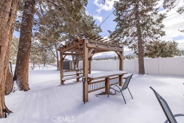 1000 Eagle Mountain Drive, Big Bear City, CA 92314