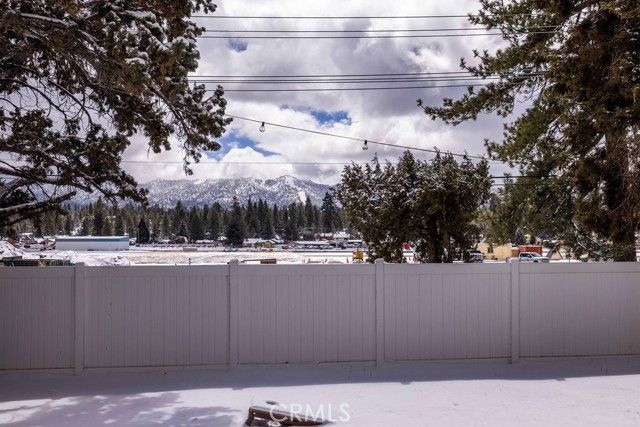 1000 Eagle Mountain Drive, Big Bear City, CA 92314