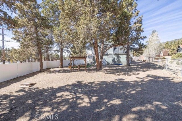 1000 Eagle Mountain Drive, Big Bear City, CA 92314