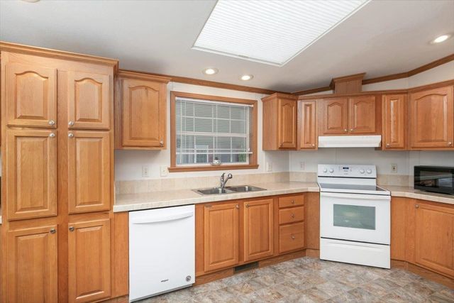 30 Hagop Road, Salem, NH 03079