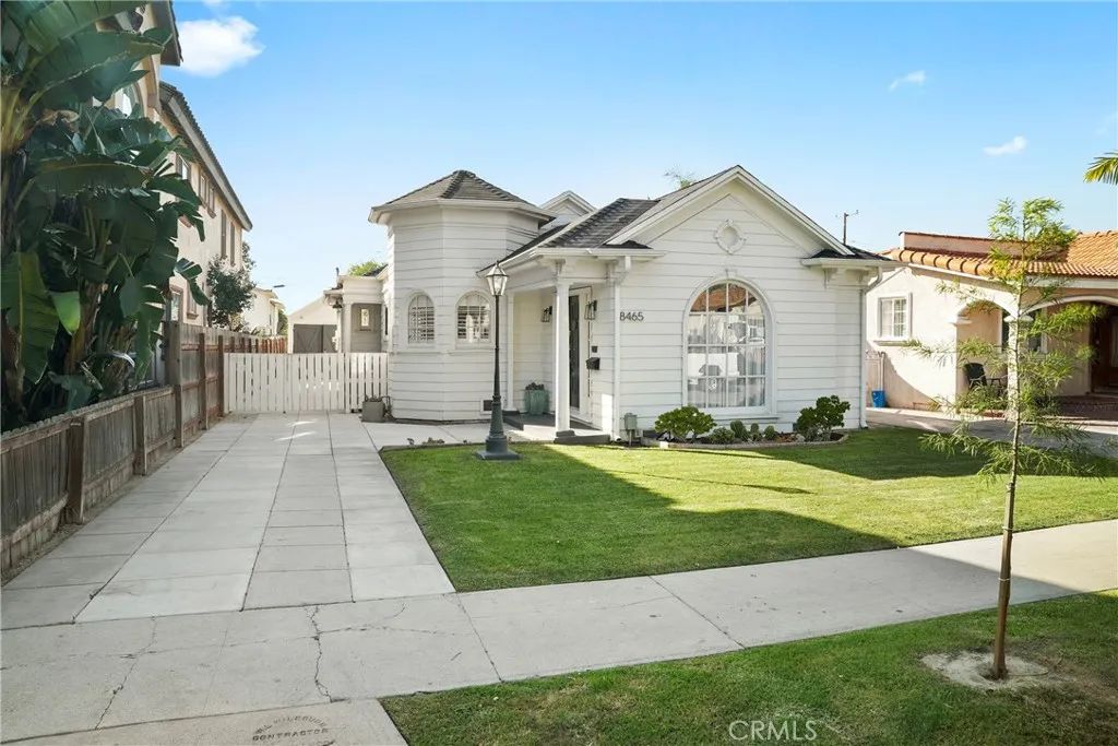 8465 San Carlos Avenue, South Gate, CA 90280