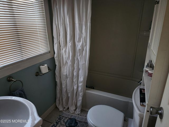 14 W Thames Road, Little Egg Harbor, NJ 08087