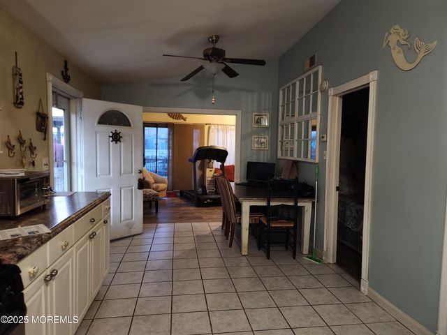 14 W Thames Road, Little Egg Harbor, NJ 08087