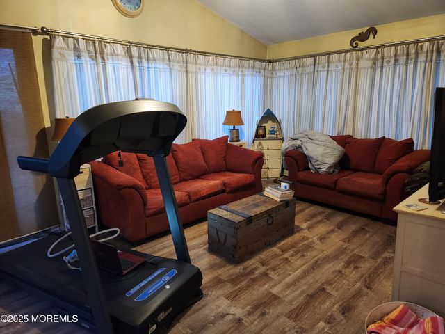 14 W Thames Road, Little Egg Harbor, NJ 08087