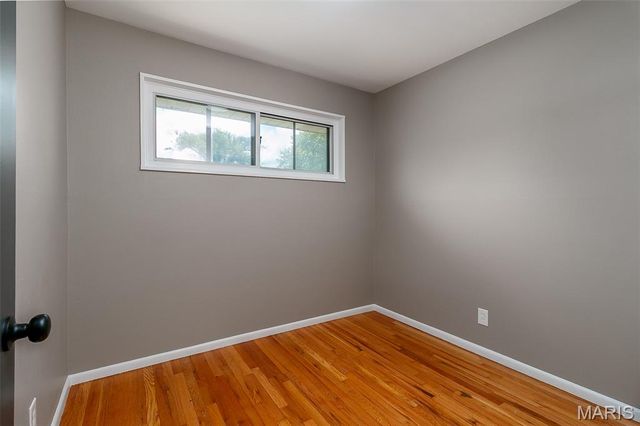 5685 Parchester Drive, Normandy, MO 63121