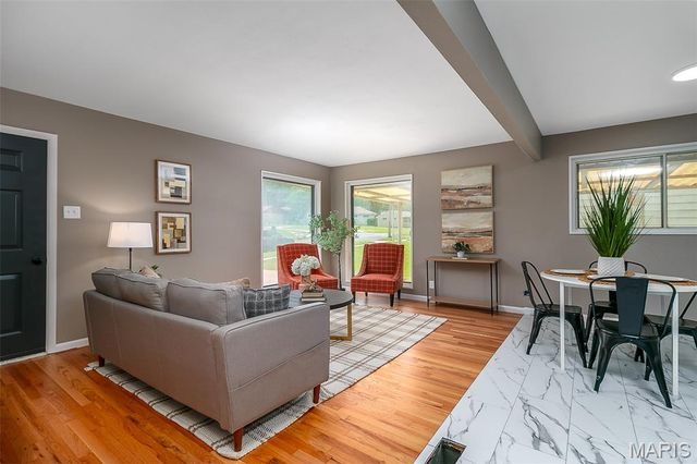 5685 Parchester Drive, Normandy, MO 63121