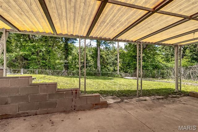 5685 Parchester Drive, Normandy, MO 63121