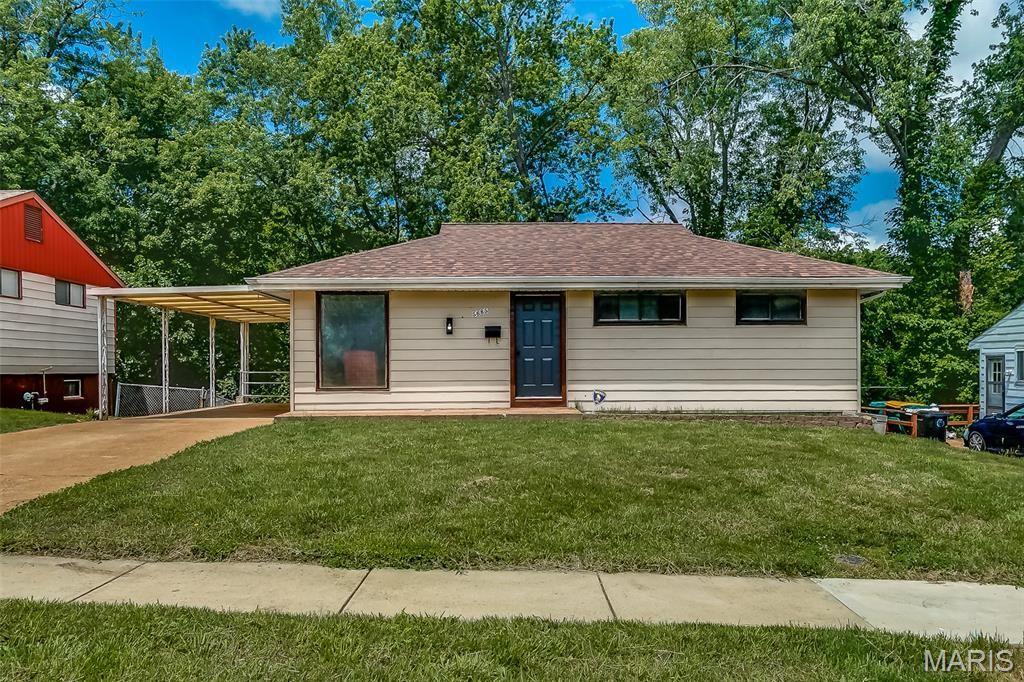 5685 Parchester Drive, Normandy, MO 63121