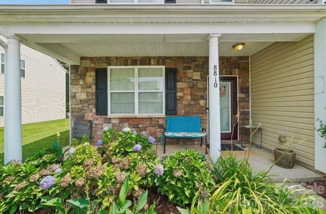 8810 Gray Willow Road, Charlotte, NC 28227