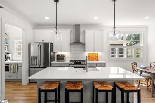 10 Maydell Avenue, Greenville, SC 29607