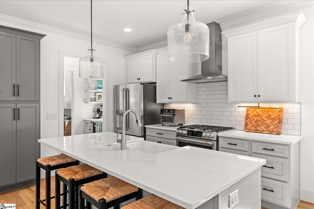 10 Maydell Avenue, Greenville, SC 29607