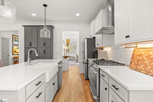 10 Maydell Avenue, Greenville, SC 29607