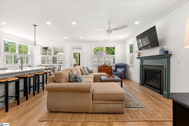 10 Maydell Avenue, Greenville, SC 29607
