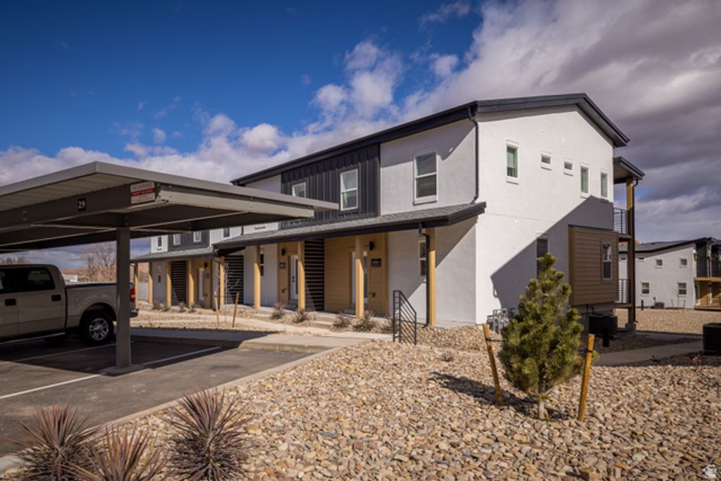 2946 E DESERT SOL CT, Moab, UT 84532