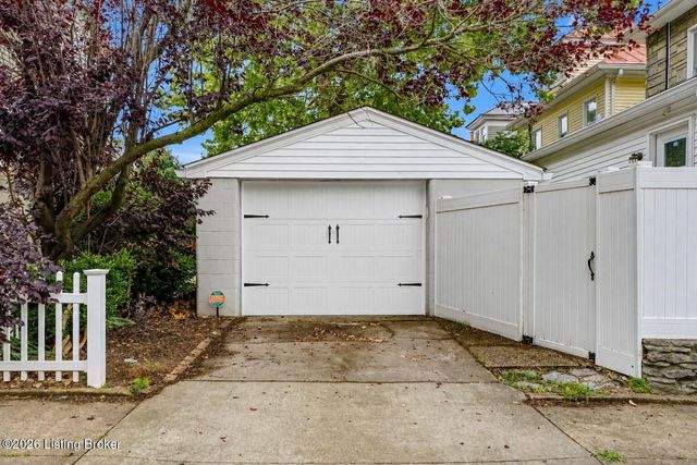 1332 Winter Ave, Louisville, KY 40204