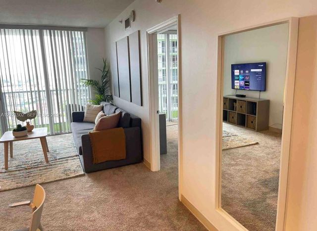 1750 N Bayshore Dr 2211, Miami, FL 33132