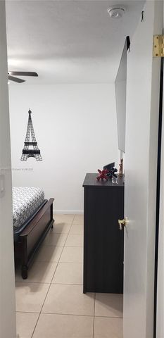 7220 SW 94th Pl G2, Miami, FL 33173