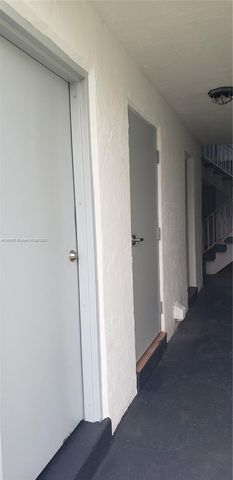 7220 SW 94th Pl G2, Miami, FL 33173