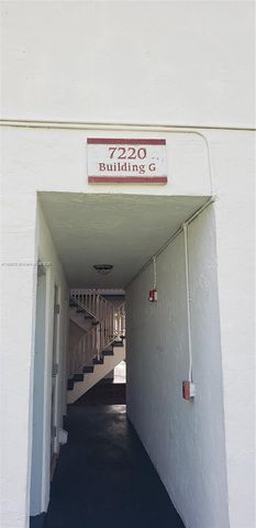 7220 SW 94th Pl G2, Miami, FL 33173
