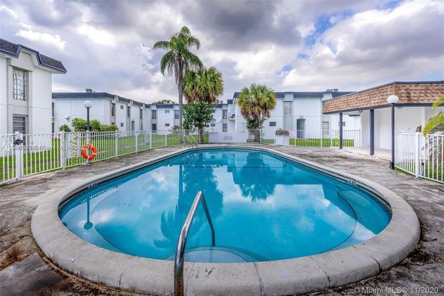 7220 SW 94th Pl G2, Miami, FL 33173