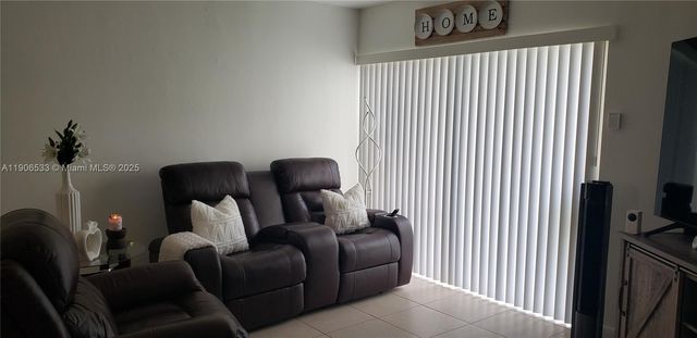 7220 SW 94th Pl G2, Miami, FL 33173