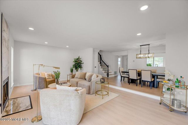 34 Portland Place, Morganville, NJ 07751