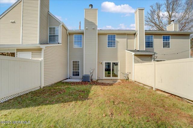 34 Portland Place, Morganville, NJ 07751