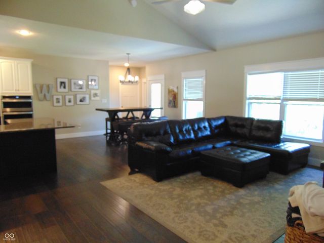 860 N Abigail Lane, Ellettsville, IN 47429