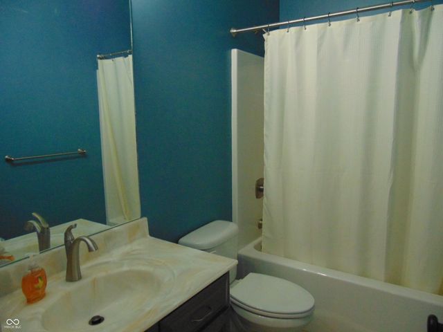 860 N Abigail Lane, Ellettsville, IN 47429