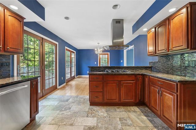 192 Rensselaer Road, Essex Fells, NJ 07021