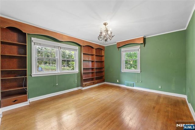 192 Rensselaer Road, Essex Fells, NJ 07021