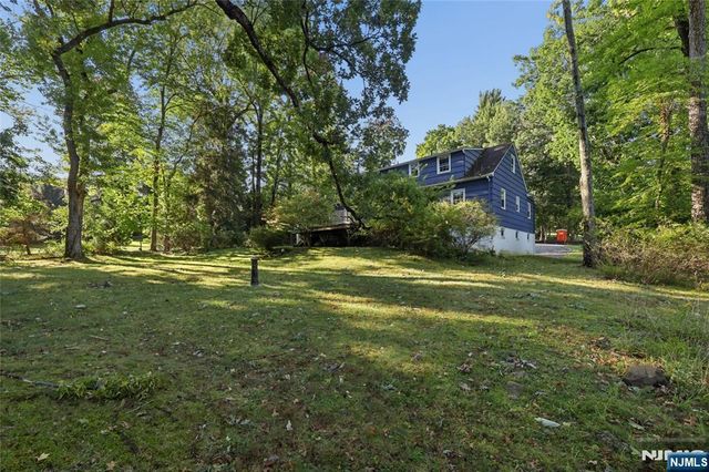 192 Rensselaer Road, Essex Fells, NJ 07021
