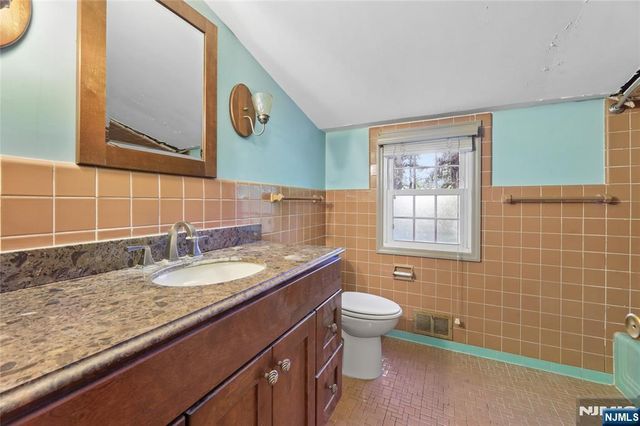 192 Rensselaer Road, Essex Fells, NJ 07021