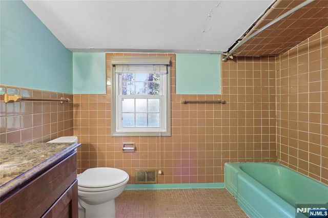 192 Rensselaer Road, Essex Fells, NJ 07021