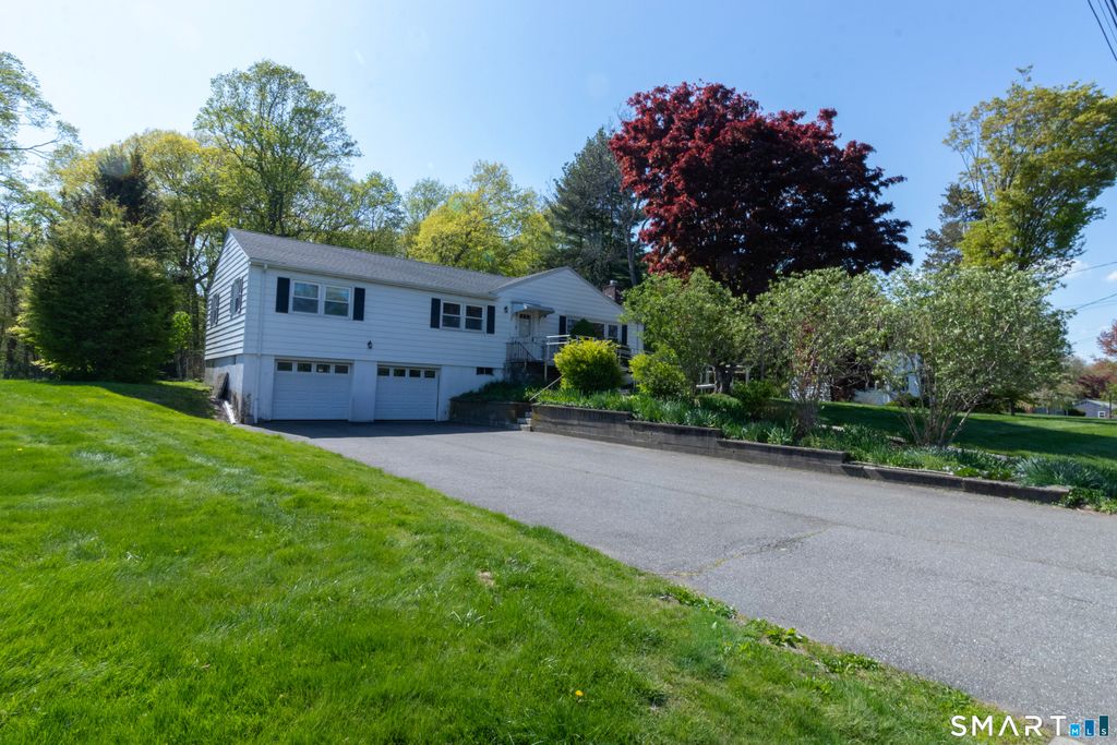 571 Avon Drive, Orange, CT 06477