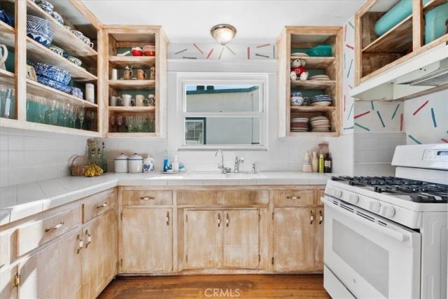 645 Cajon, Redlands, CA 92373