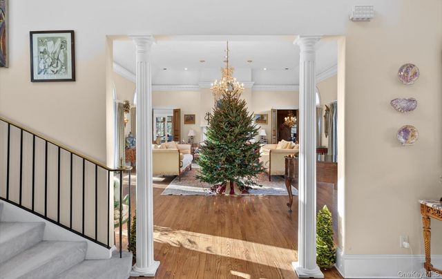 38 Tiffany Road, Oyster Bay Cove, NY 11771