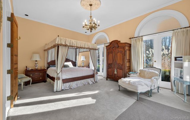 38 Tiffany Road, Oyster Bay Cove, NY 11771