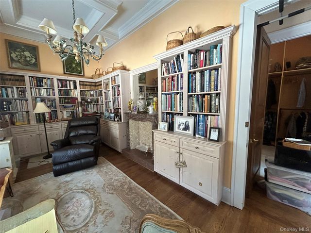 38 Tiffany Road, Oyster Bay Cove, NY 11771