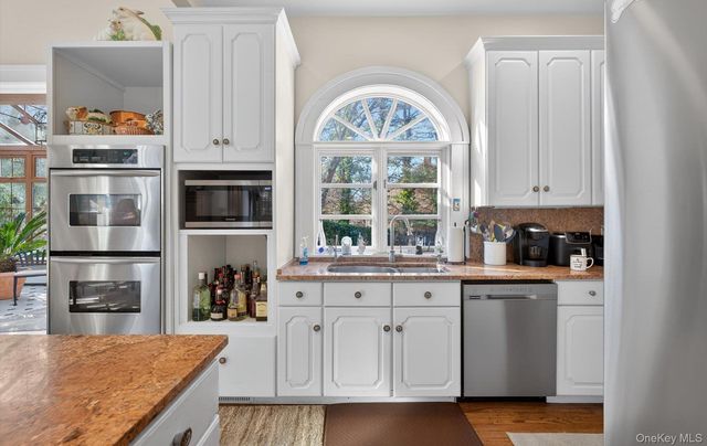 38 Tiffany Road, Oyster Bay Cove, NY 11771