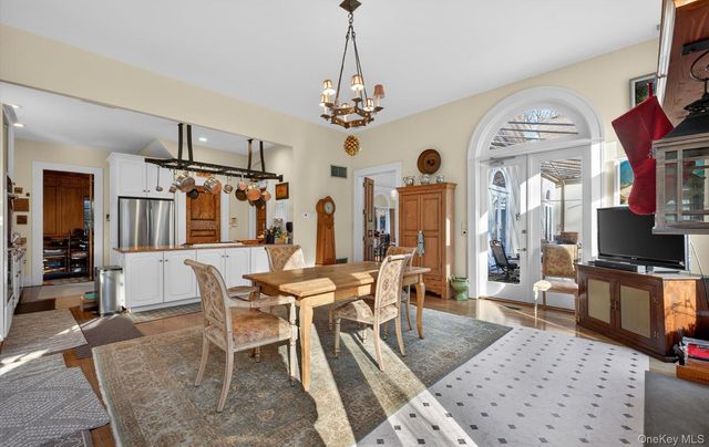 38 Tiffany Road, Oyster Bay Cove, NY 11771