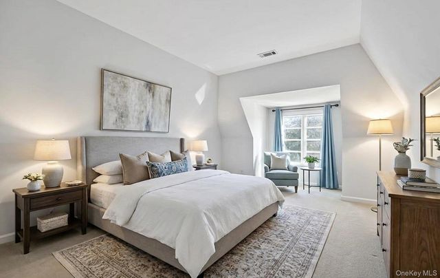 38 Tiffany Road, Oyster Bay Cove, NY 11771